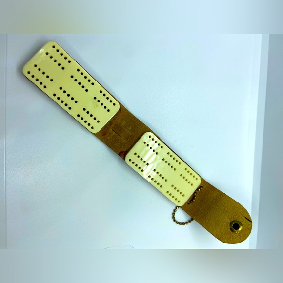 Vintage Cribbage Travel Board Game Keychain NO PEGS Vancouver Canada Souvenir - Picture 3 of 10